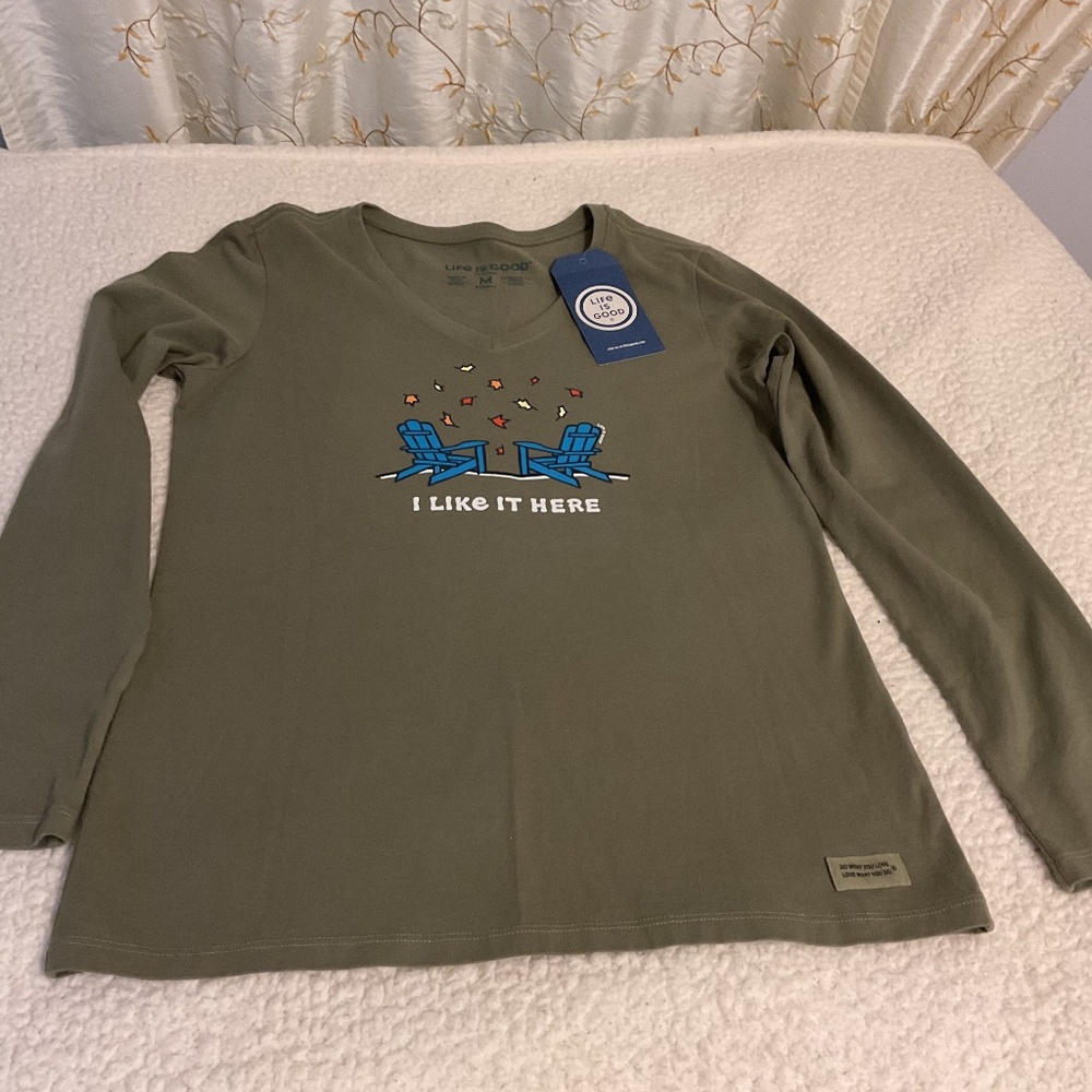LIFE IS GOOD CRUSHER VNECK TEE ADIRONDACKS MEDIUM NWT